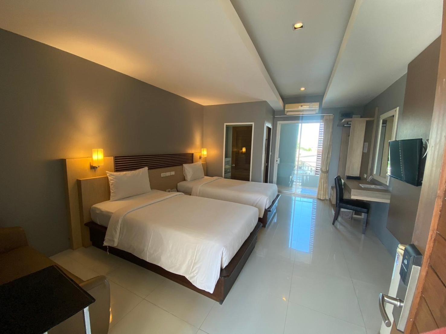 And Hotel 3*